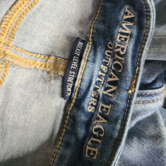 AEO Midi Distressed Jean Shorts - Picture 3 of 5